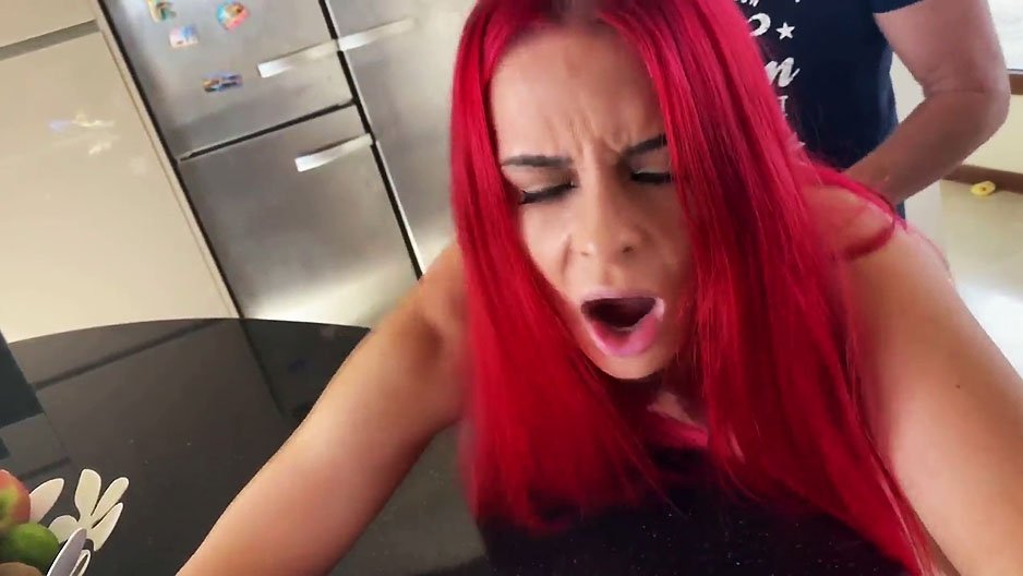 Son voisin lui défonce le cul